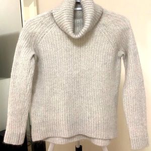 ARITZIA !! TALULA KNIT TURTLE NECK! WOOL